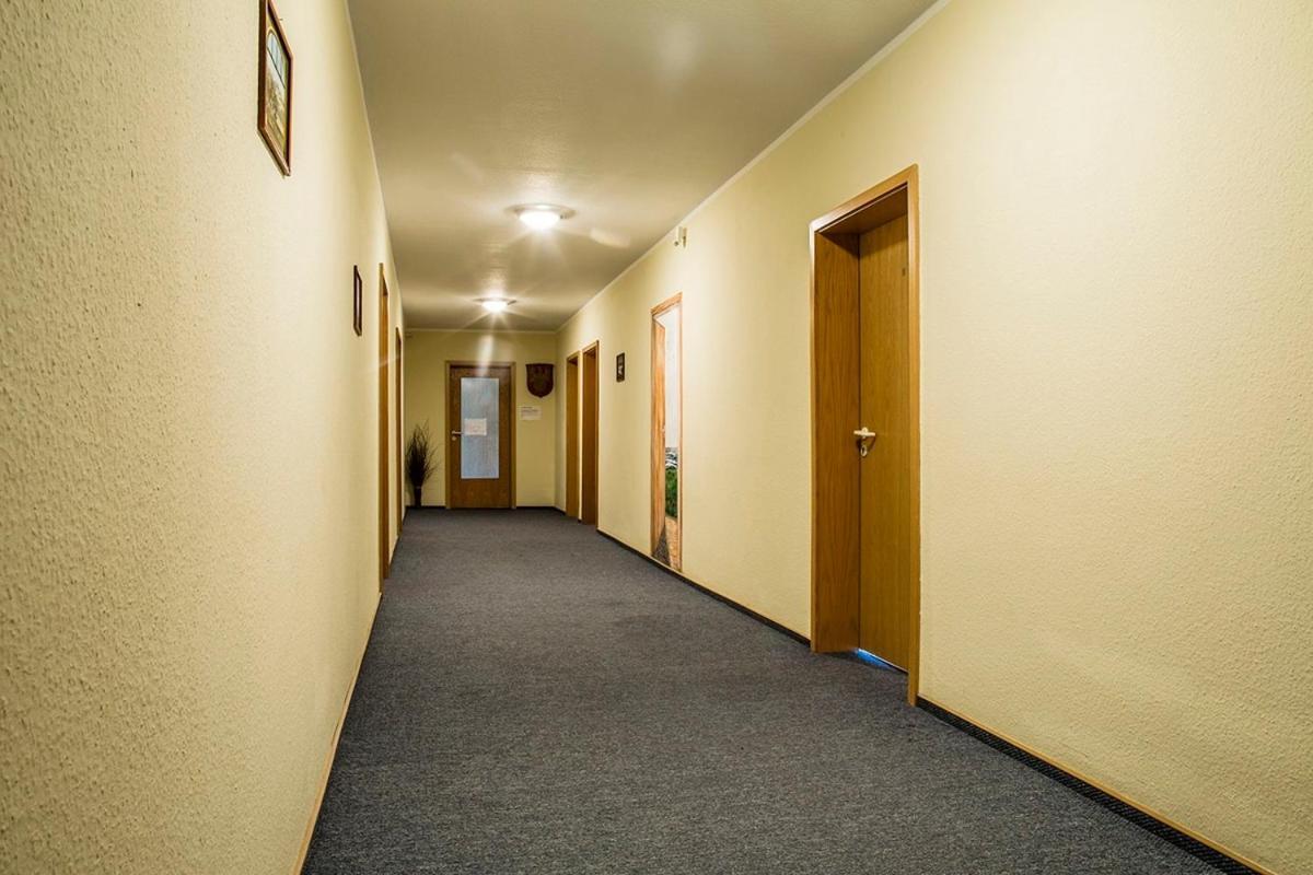 Logia Hotel Garni นอยฮาร์ลิงเงอซีล ภายนอก รูปภาพ