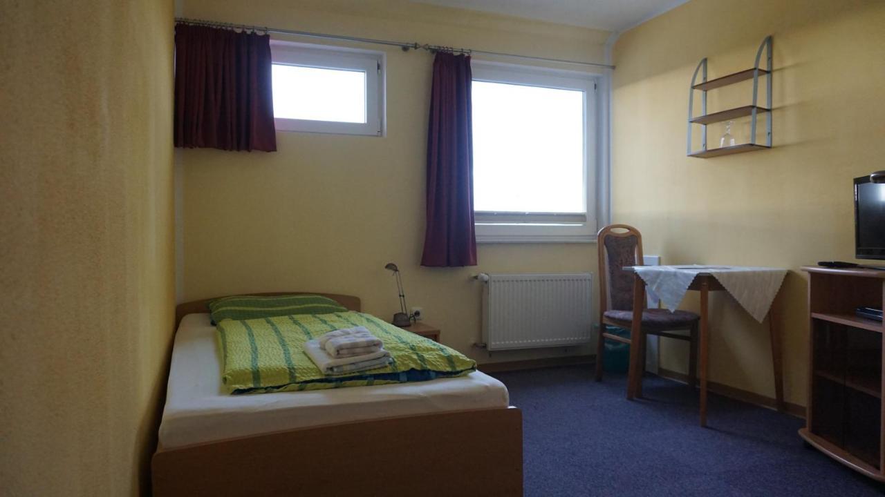 Logia Hotel Garni นอยฮาร์ลิงเงอซีล ภายนอก รูปภาพ