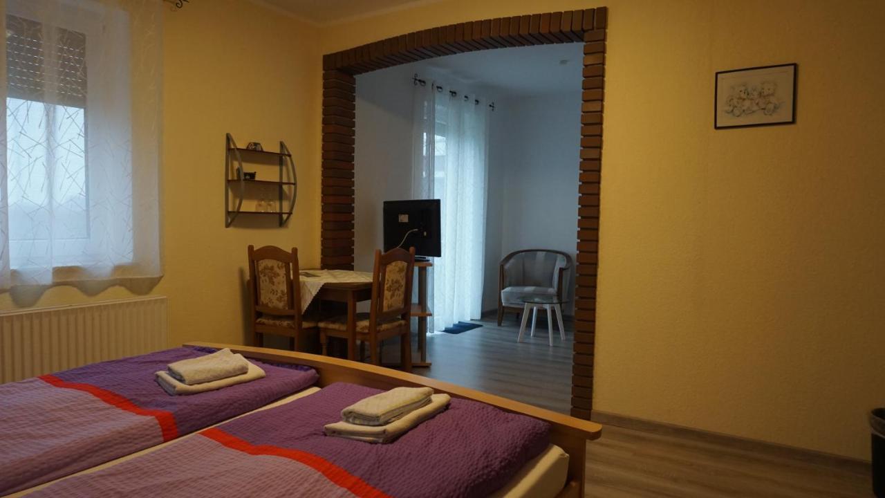 Logia Hotel Garni นอยฮาร์ลิงเงอซีล ภายนอก รูปภาพ