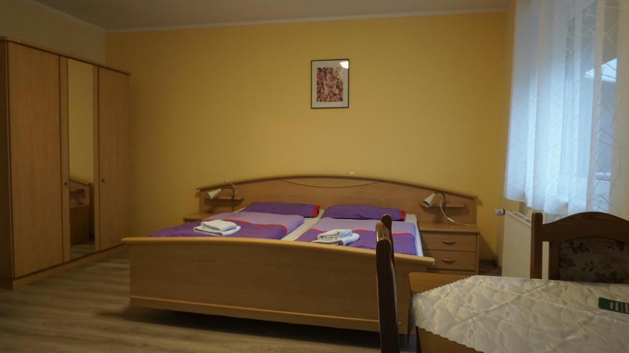 Logia Hotel Garni นอยฮาร์ลิงเงอซีล ภายนอก รูปภาพ